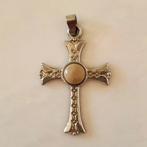 🌺 3 for $10 Cross Charm